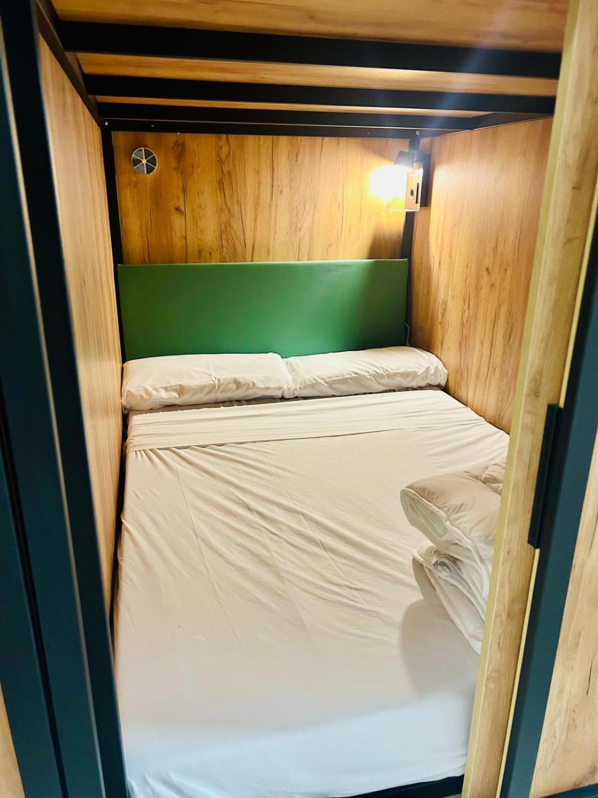Urban Inn Мадрид Экстерьер фото