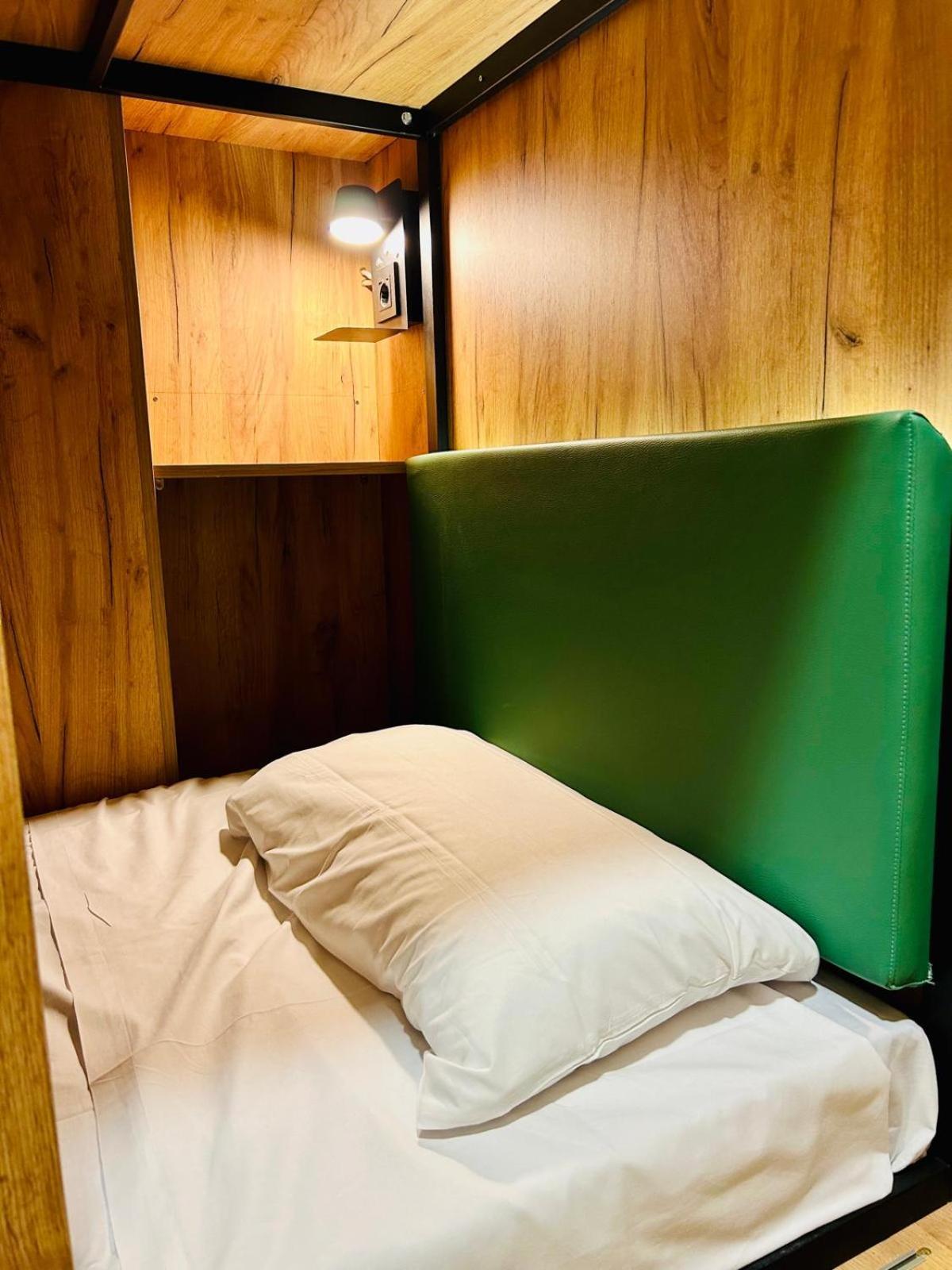 Urban Inn Мадрид Экстерьер фото